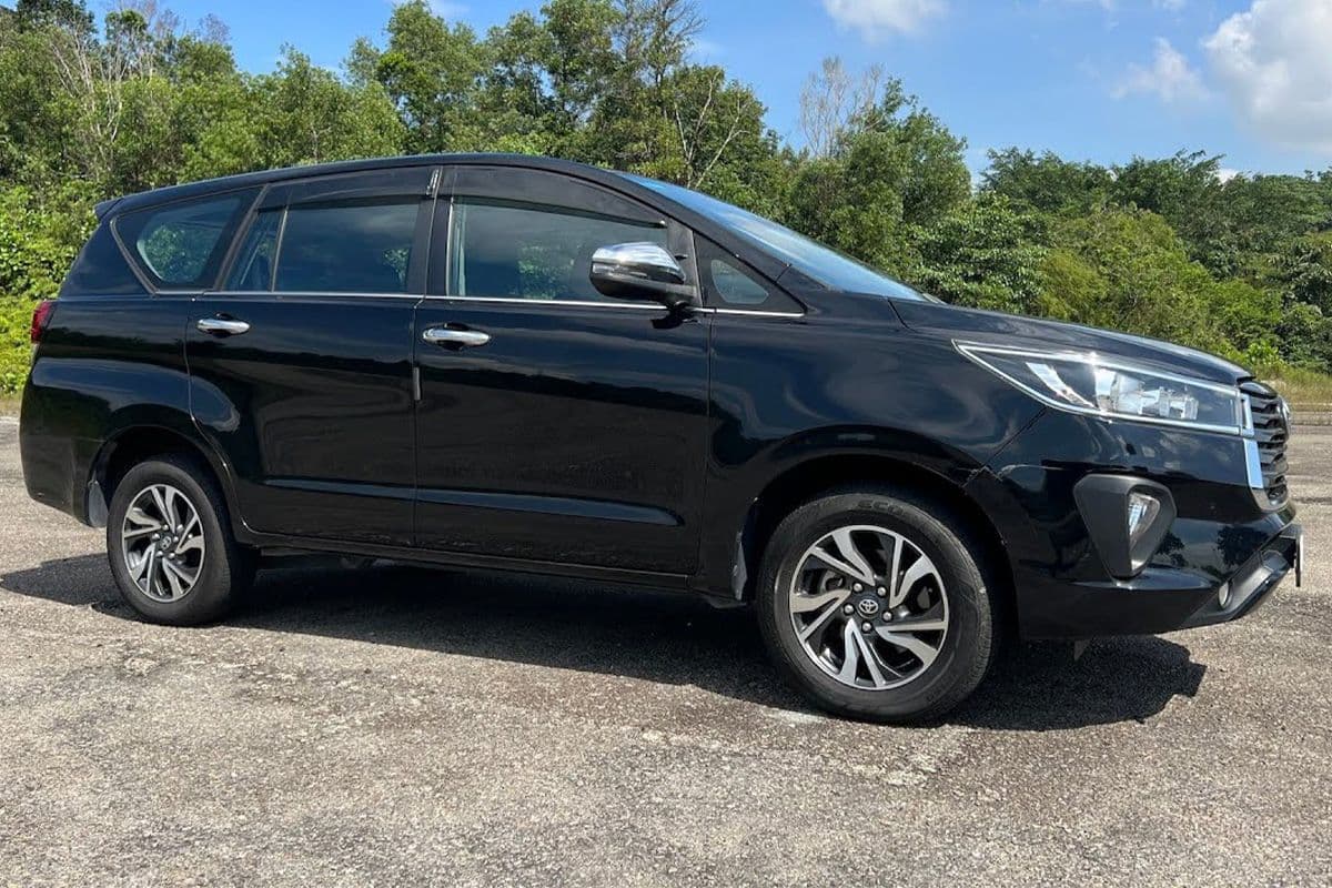 Toyota Innova 7