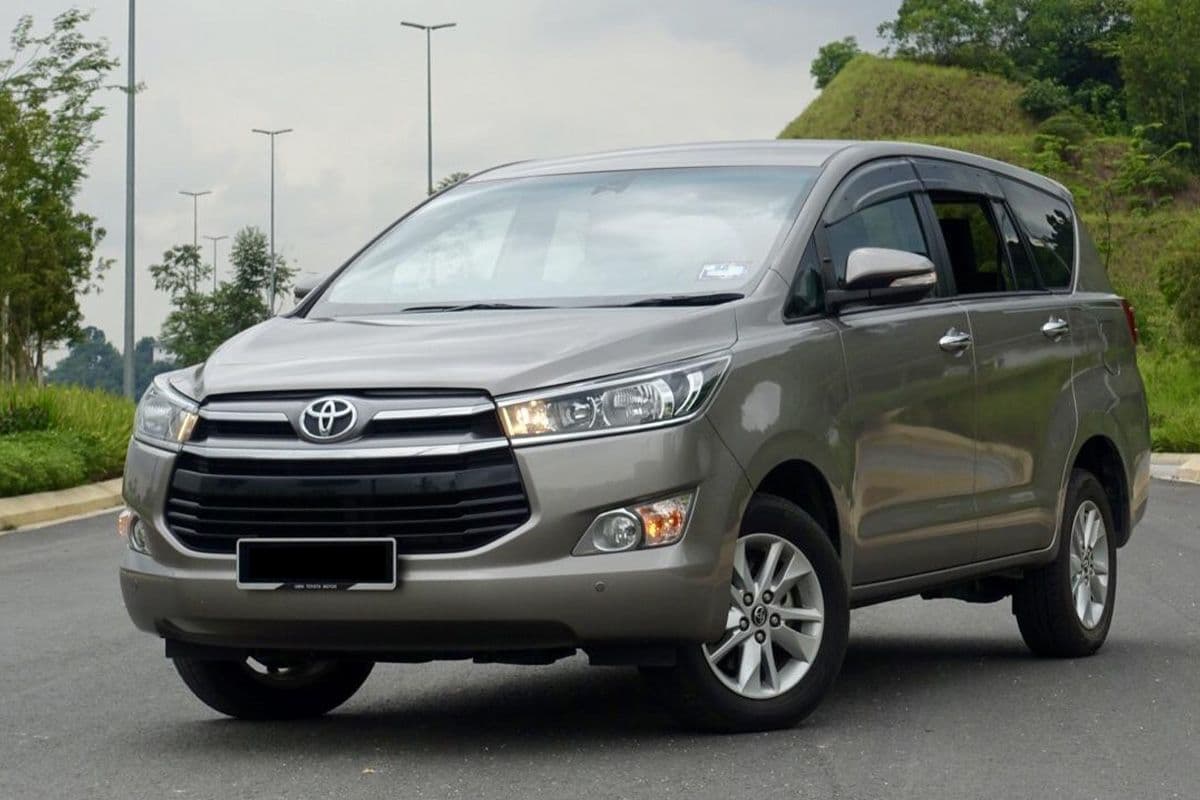 Toyota Innova 1