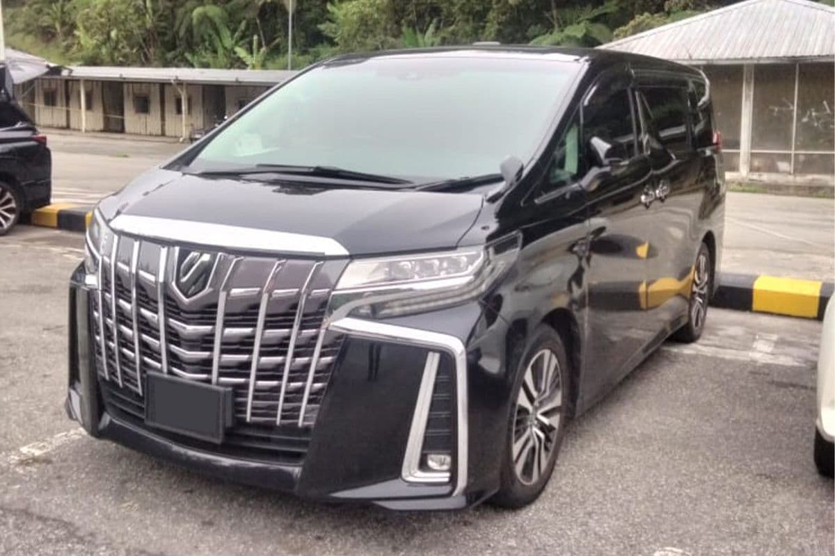 Toyota Alphard & Vellfire 1