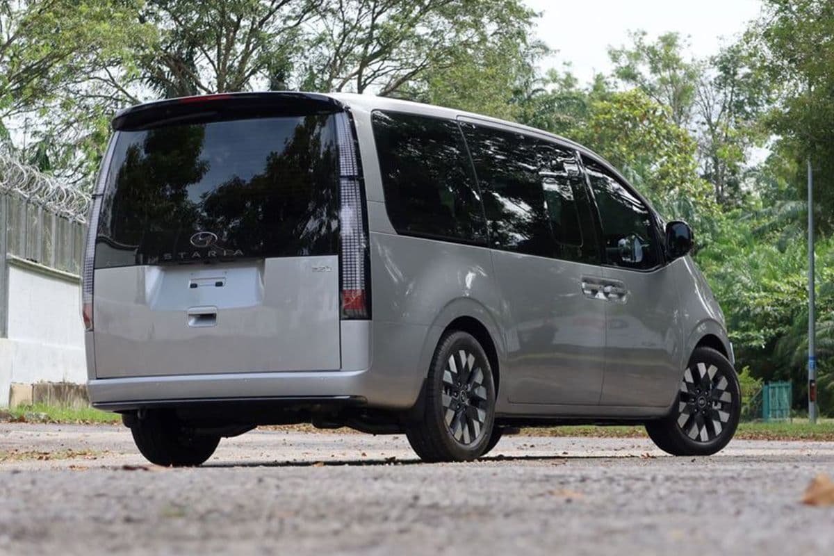 Hyundai Starex 7