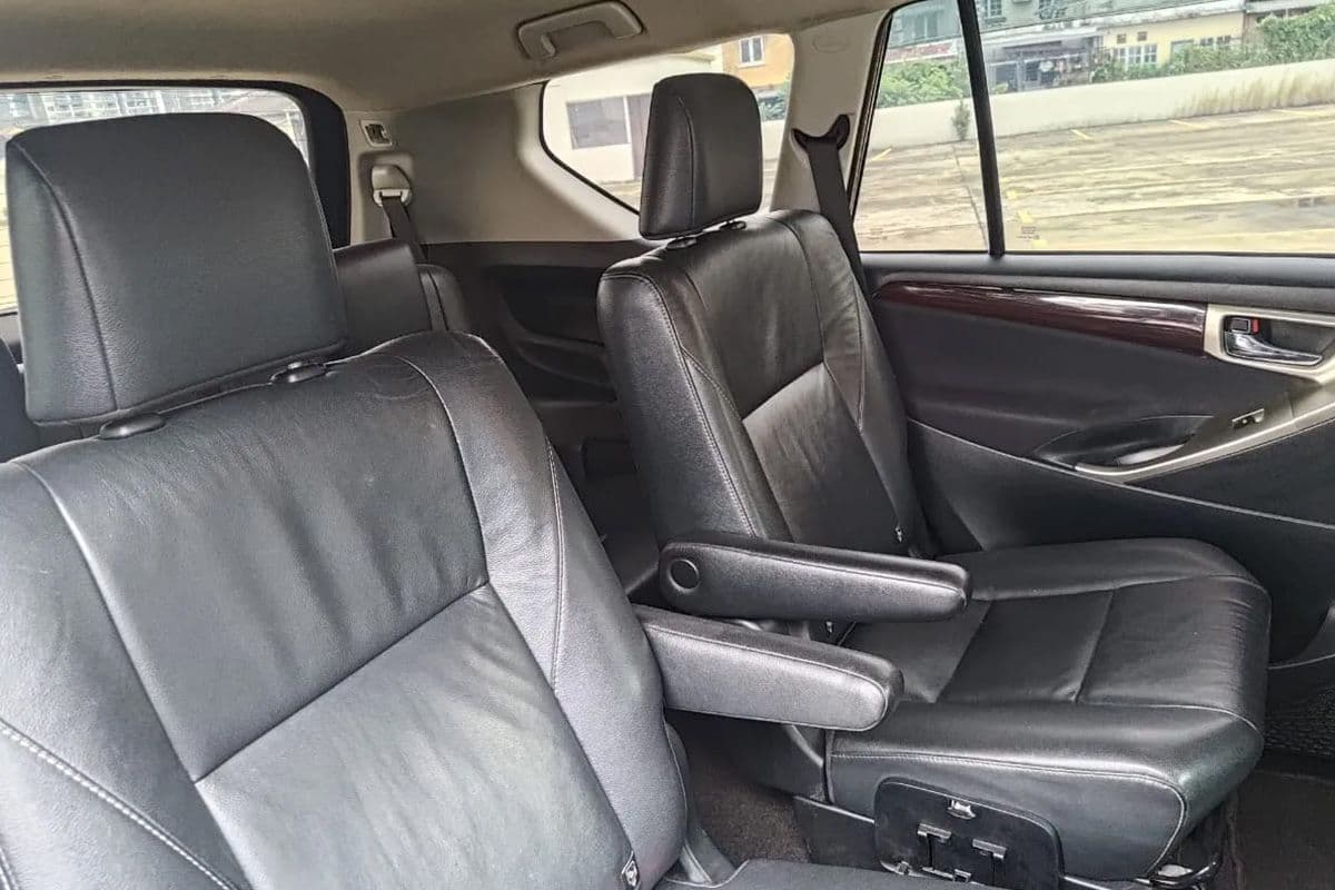Toyota Innova 6