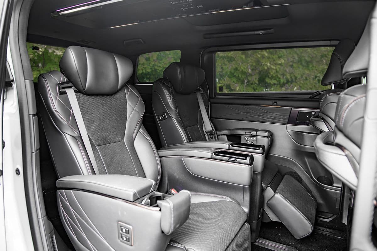 Toyota Alphard & Vellfire 3